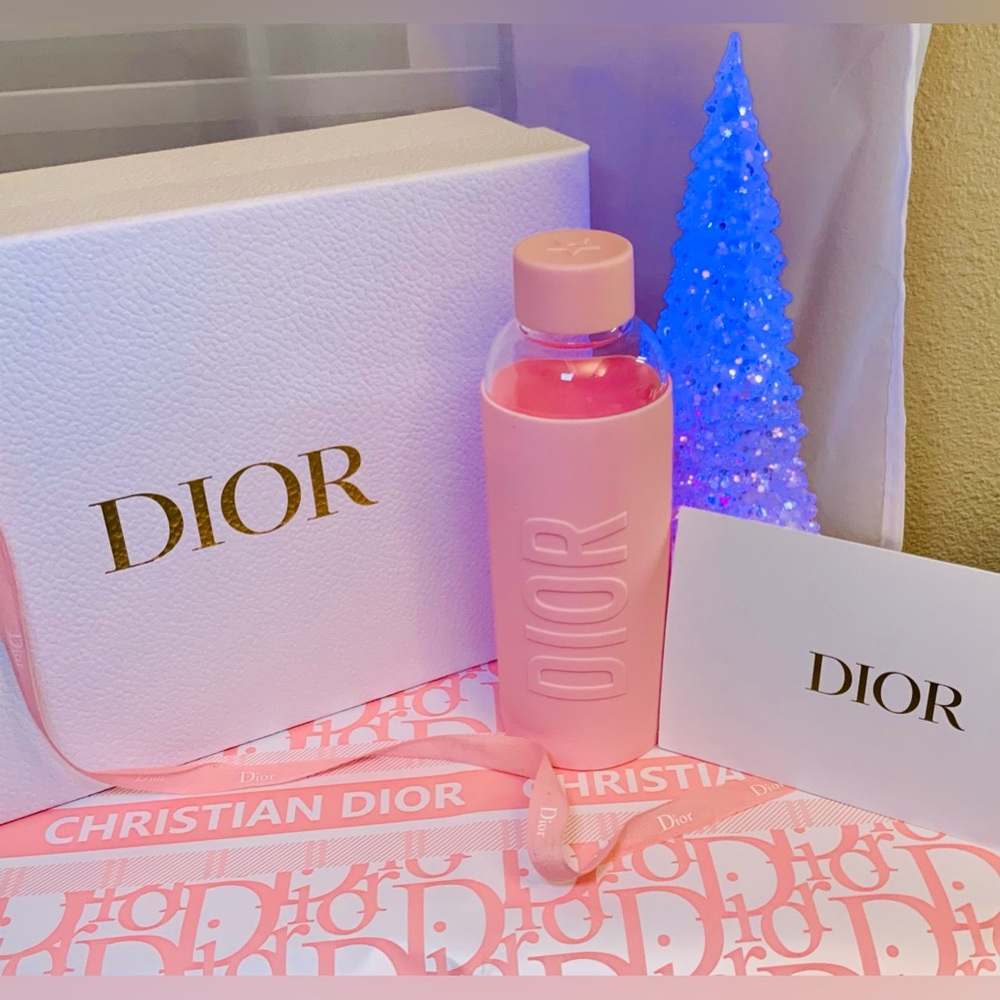 Dior Glass Water Bottle with Pink Silicone Cover Traveling - Picture 10 of 13